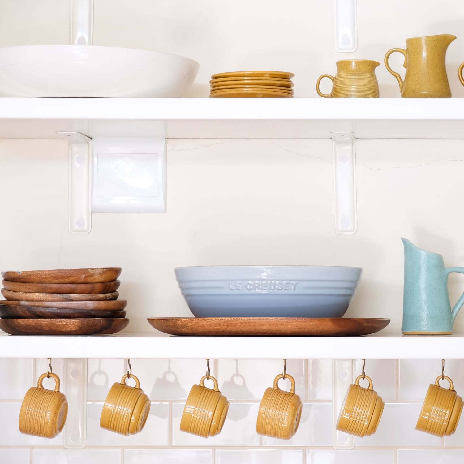 Storage for sales serving platters